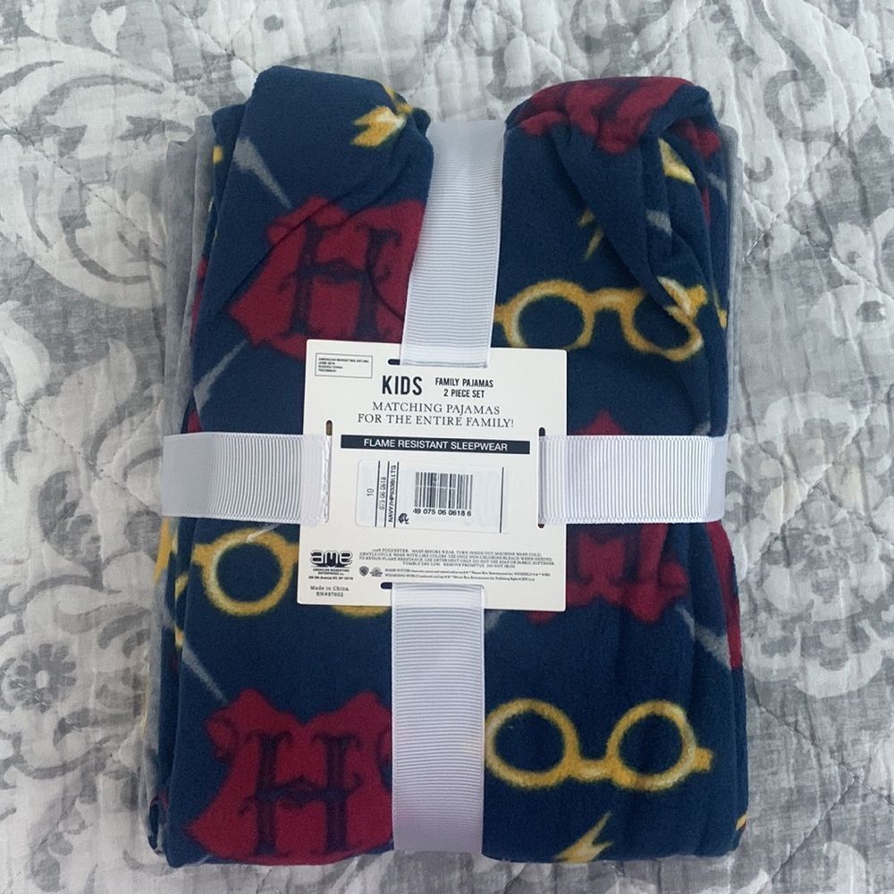 Nwt Harry Potter 2 piece set size 10 - Picture 2 of 3